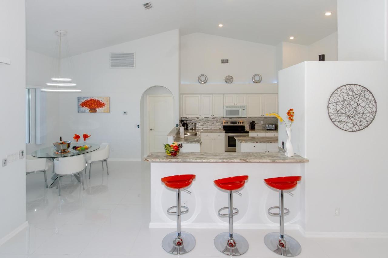 Villa Eyleen เคปคอรัล ภายนอก รูปภาพ